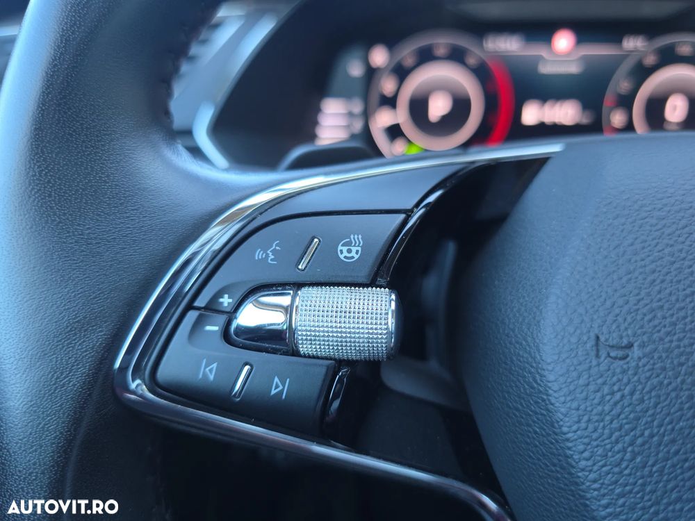 Skoda Superb 2.0 TDI DSG Premium Edition - 17