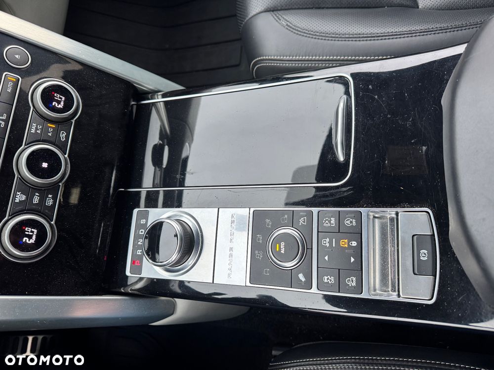 Land Rover Range Rover 4.4SD V8 AB Black - 27