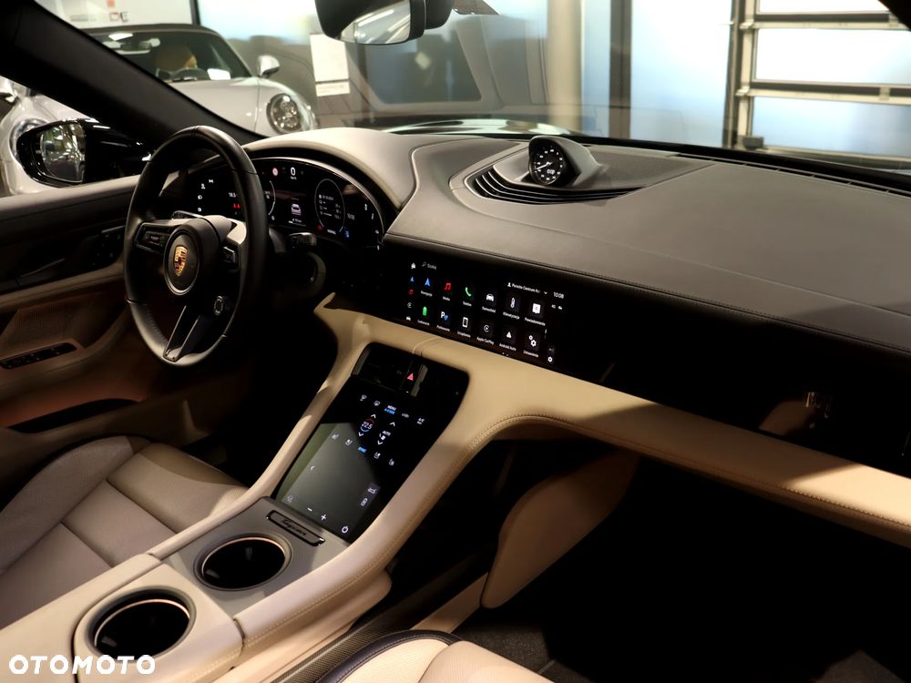 Porsche Taycan 105kWh 4 Performance Plus - 18