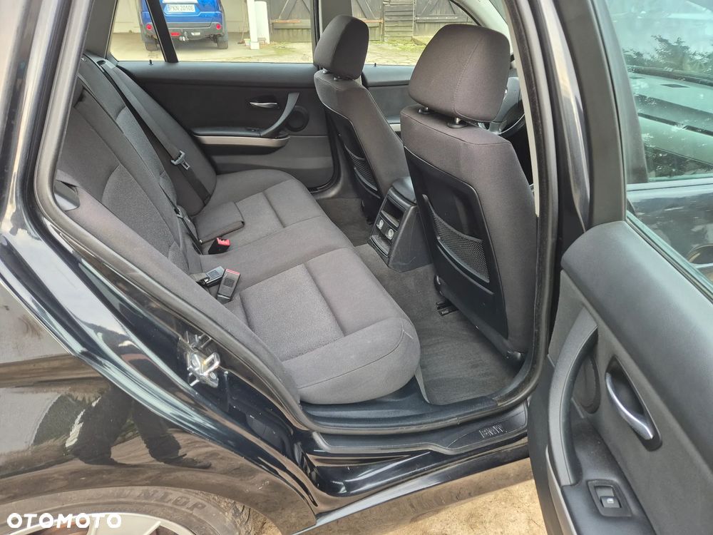 BMW Seria 3 318i - 14