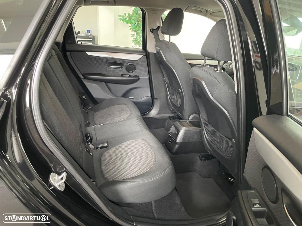 BMW 216 Active Tourer d Line Luxury - 27