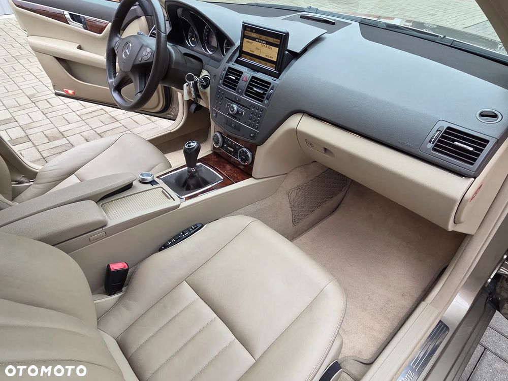 Mercedes-Benz Klasa C 250 CDI DPF BlueEFFICIENCY - 20