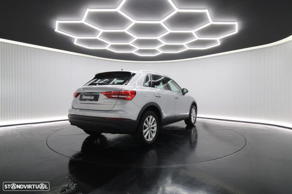 Audi Q3 45 TFSIe S tronic - 8
