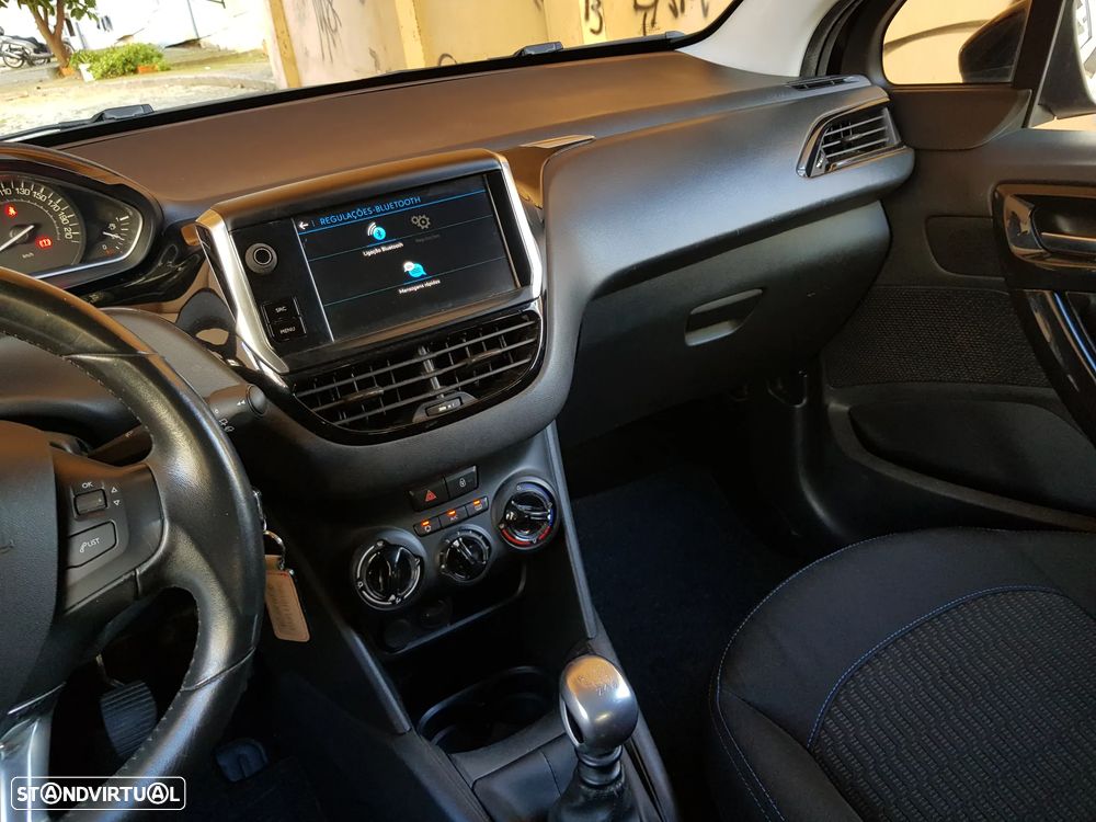 Peugeot 208 1.5 BlueHDi Signature - 48