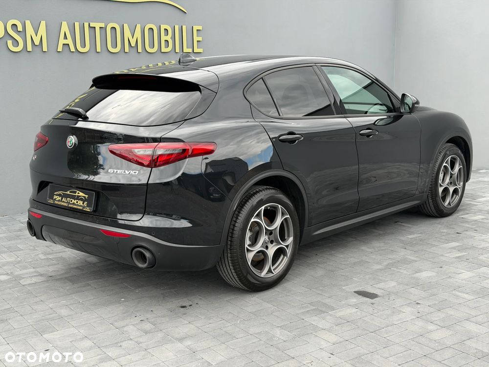 Alfa Romeo Stelvio 2.0 Turbo Q4 - 9