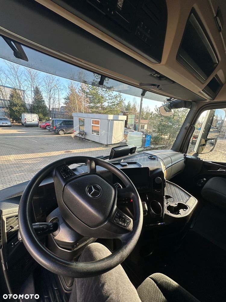 Mercedes-Benz 1848 MP5 - 7