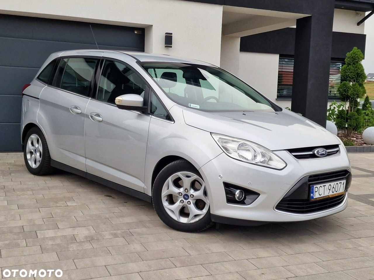 Ford Grand C-MAX 2.0 TDCi Titanium - 24