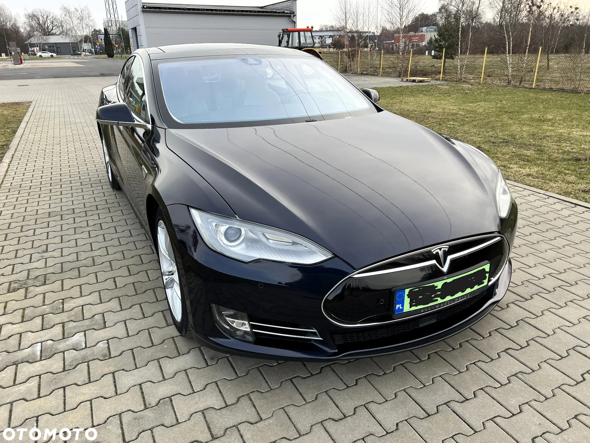 Tesla Model S 85D Allradantrieb - 2