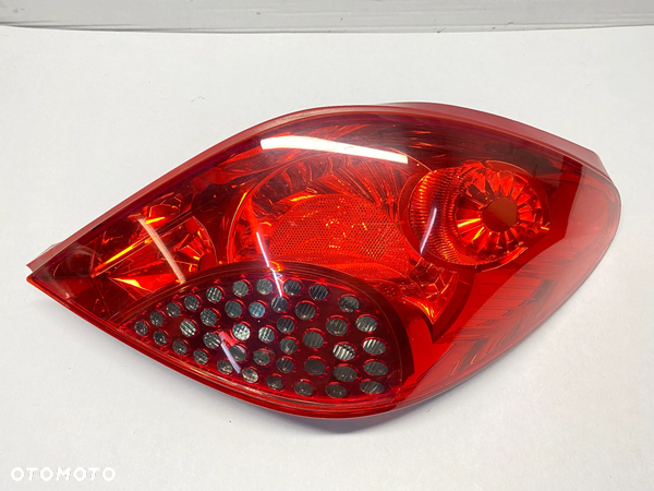 LAMPA TYŁ PRAWA 9680179080 PEUGEOT 207 CC