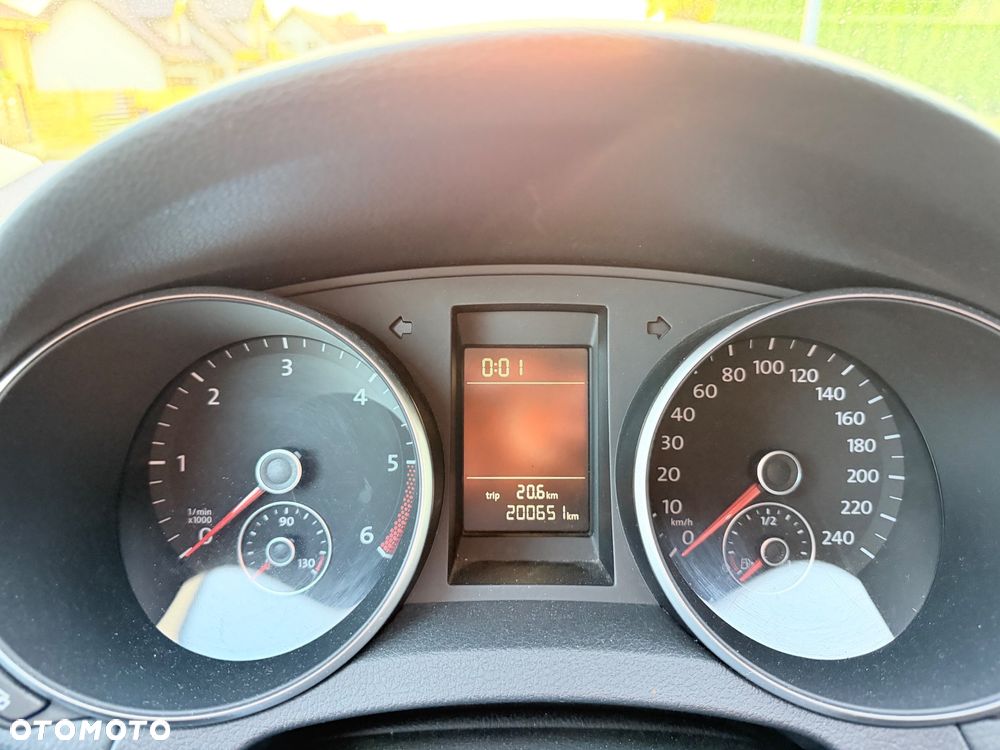 Volkswagen Golf - 6