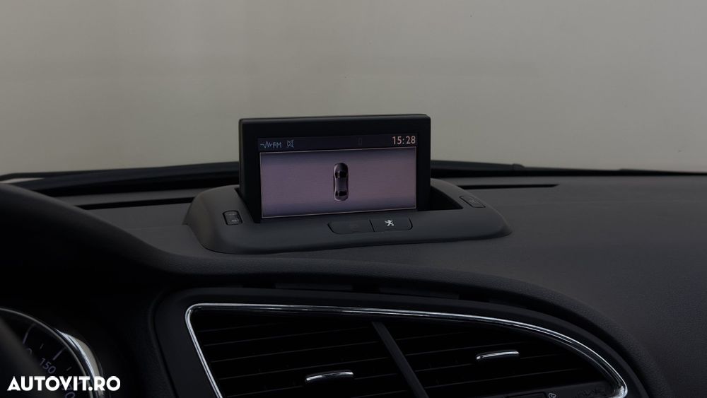 Peugeot 5008 HDI FAP 110 Family Plus - 15