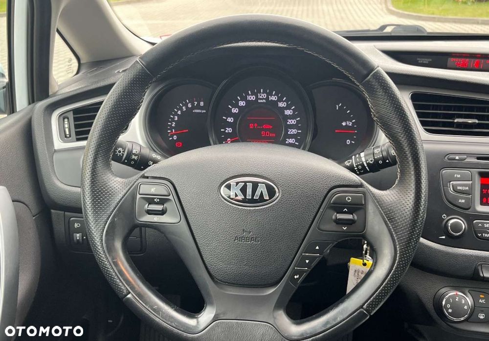 Kia Ceed - 9