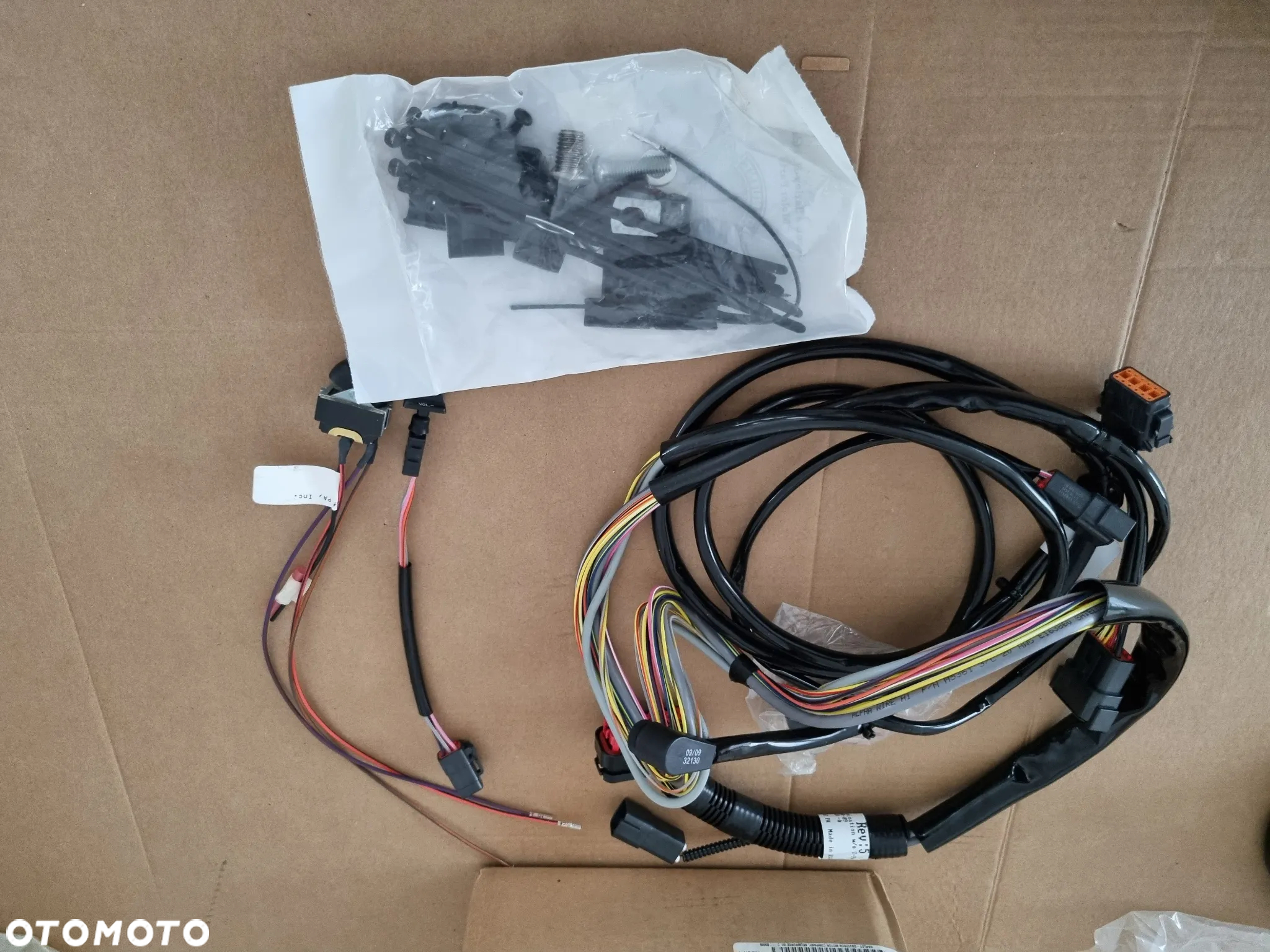 Przełączniki Zestaw muzyczny i intercom Boom! Audio Harley Davidson Touring - 3