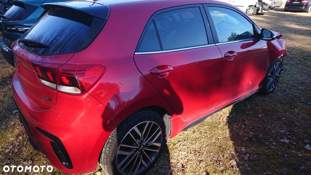 Kia Rio - 26