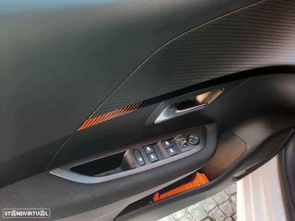 Peugeot e-208 Active — fotografia 14