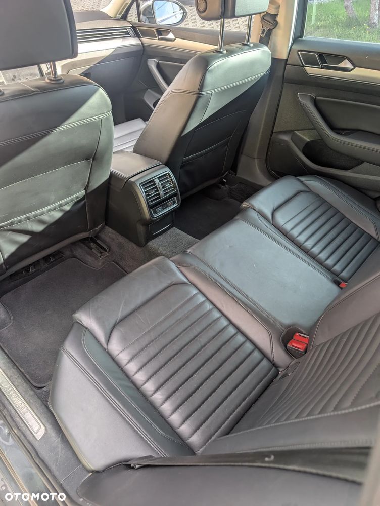 Volkswagen Passat Alltrack 2.0 TDI Bi-Turbo SCR 4Mot DSG - 19