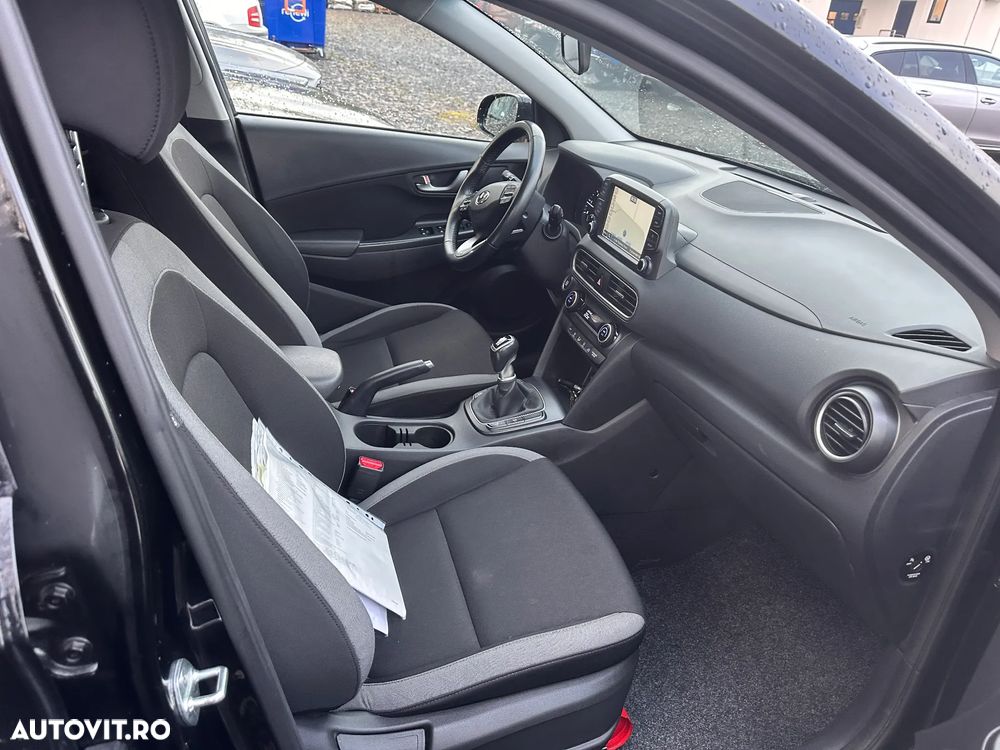 Hyundai KONA - 7