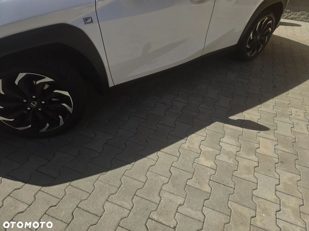 Lexus UX - 22