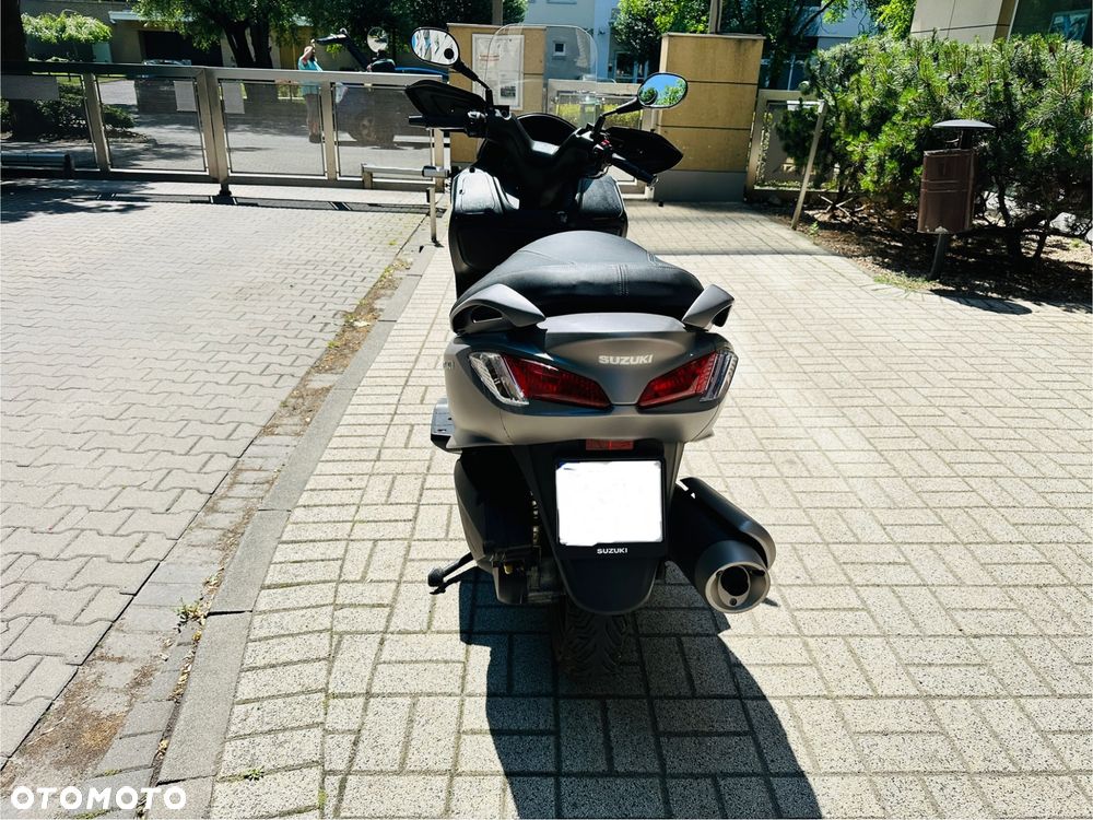 Suzuki Burgman - 7