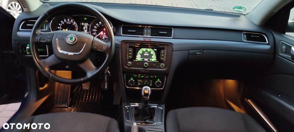 Skoda Superb 2.0 TDI PD Comfort - 9