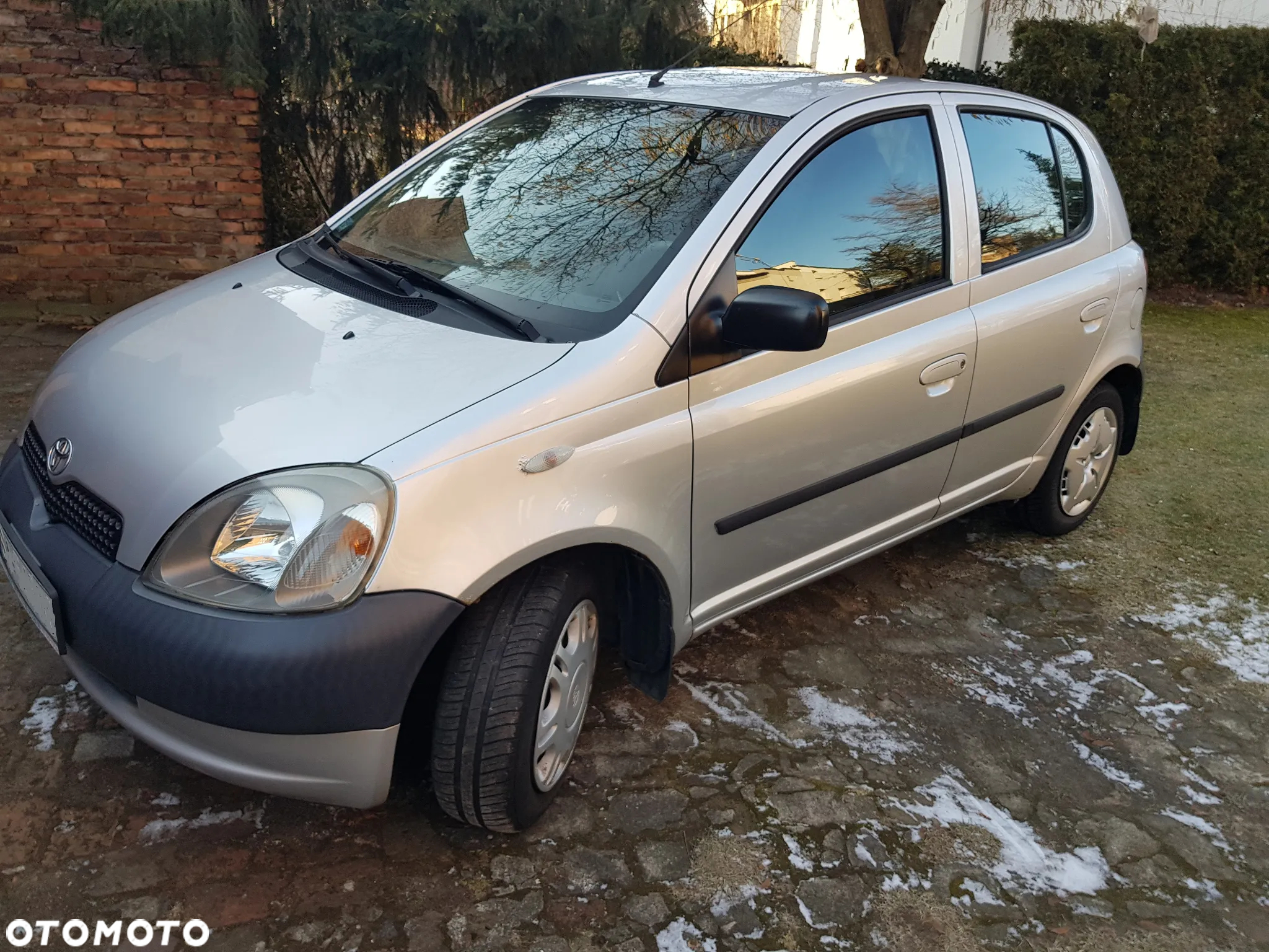 Toyota Yaris 1.0 Base - 2