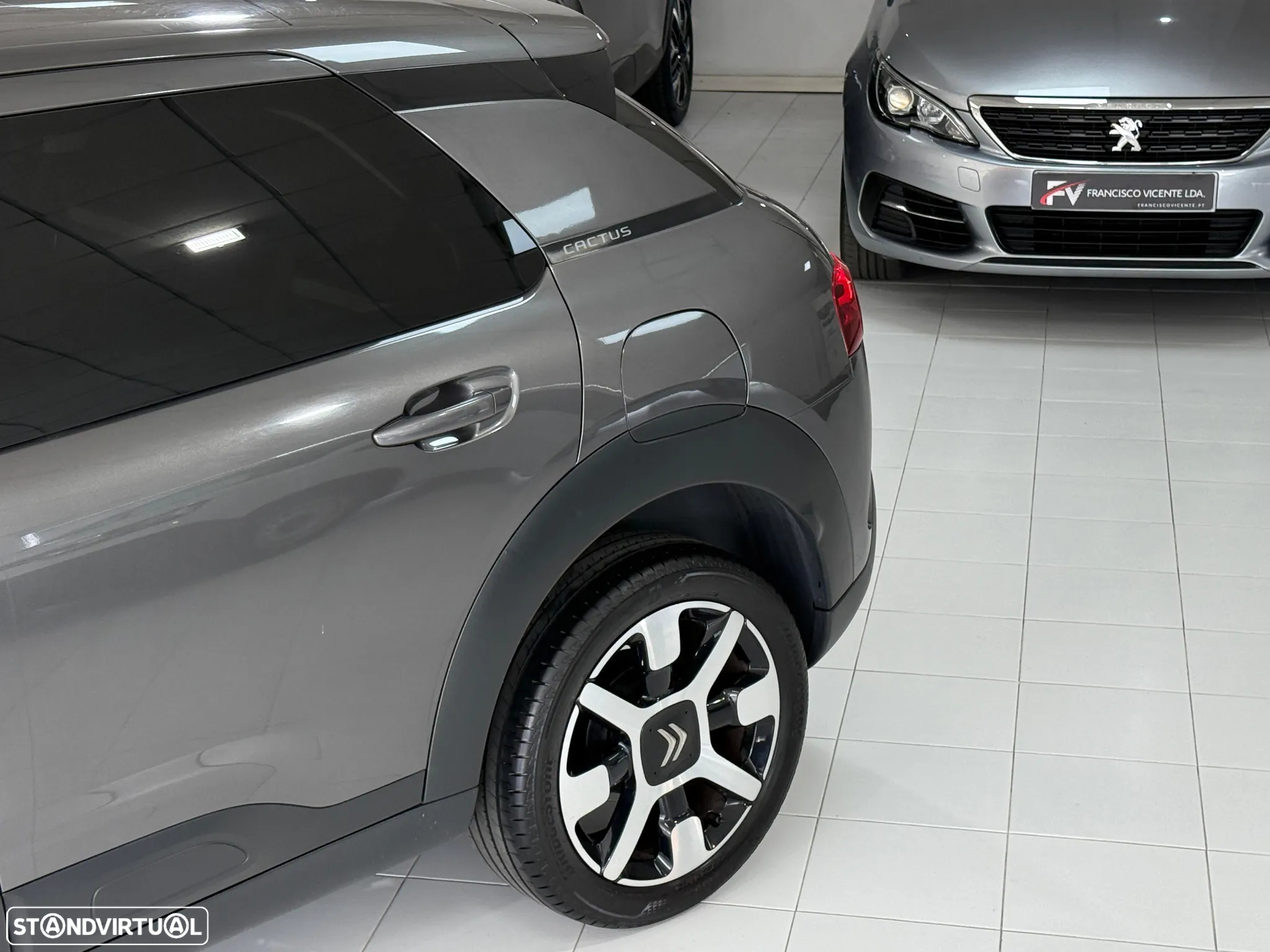 Citroën C4 Cactus 1.2 PureTech Shine - 18