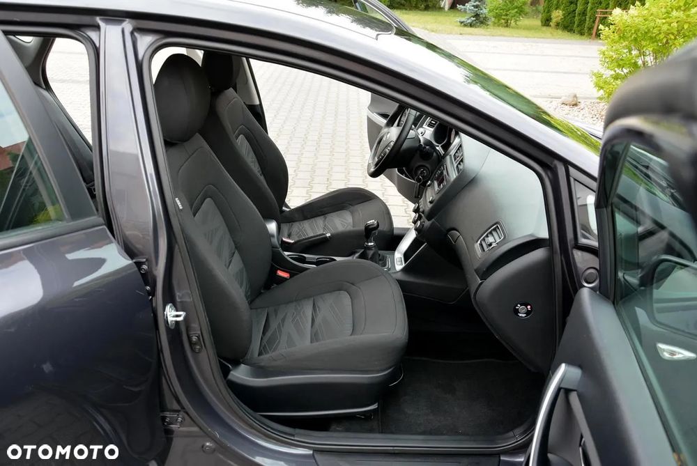 Kia Ceed 1.4 CVVT Dream Team Edition - 20
