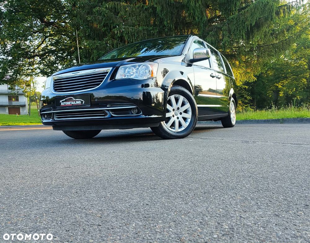 Chrysler Town & Country 3.6 Limited - 22