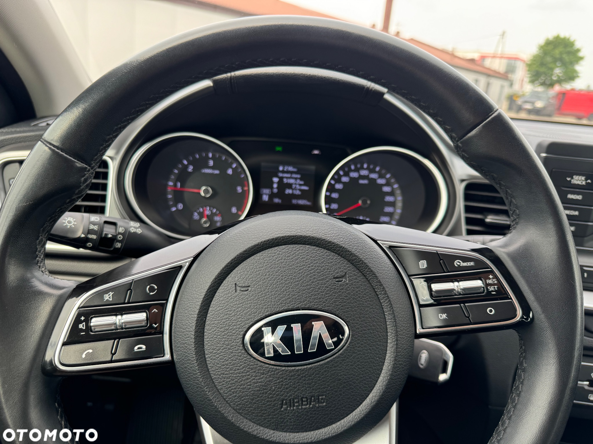 Kia Ceed 1.6 CRDi SCR L - 24