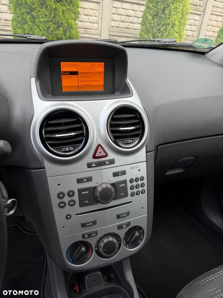 Opel Corsa 1.4 16V Navi - 24