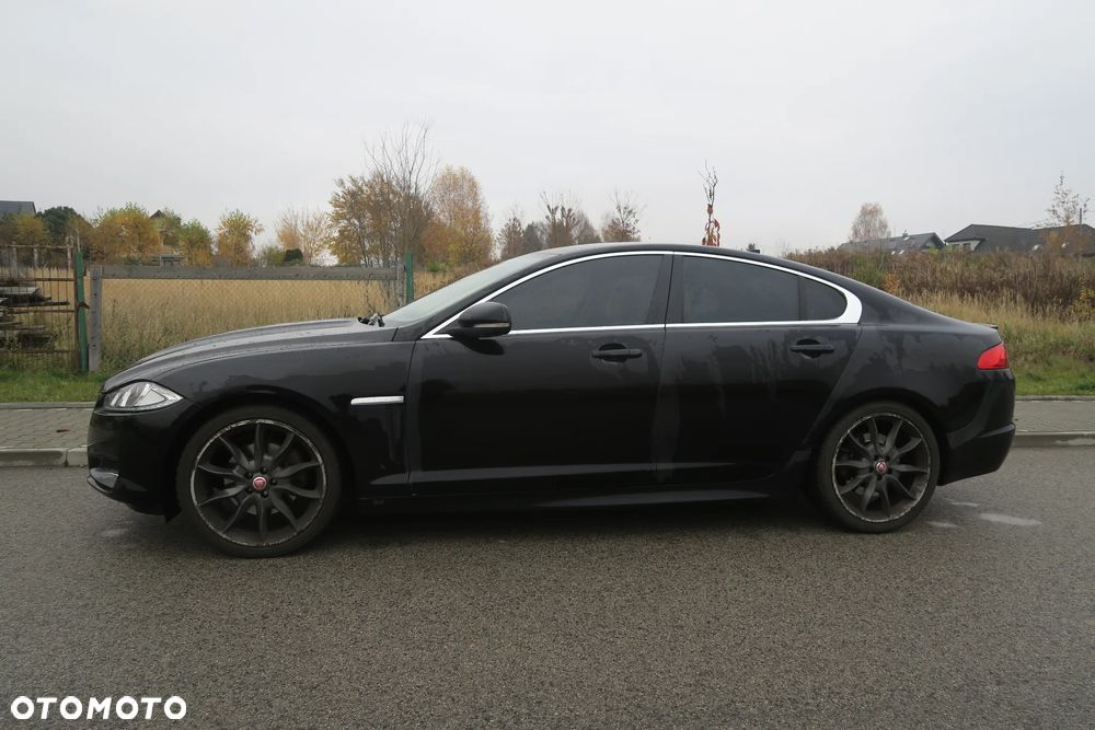 Jaguar XF 2.2 D Premium Luxury - 4