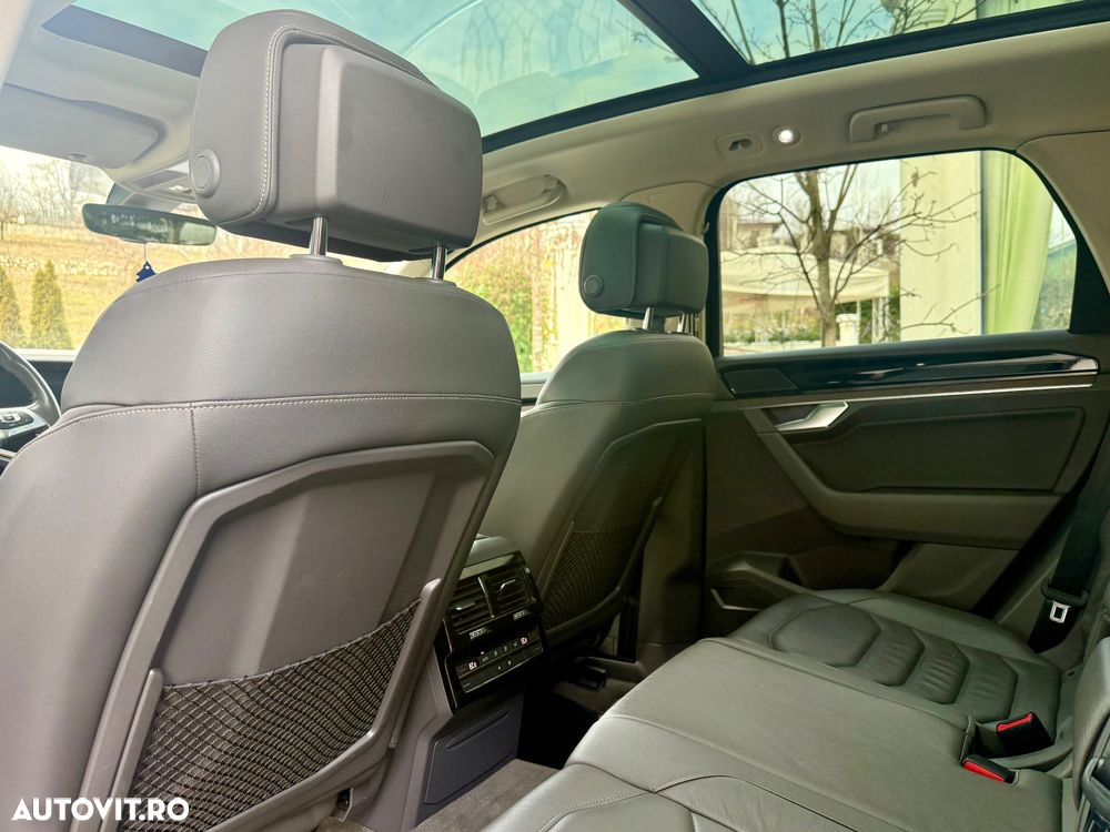 Volkswagen Touareg 3.0 V6 TDI SCR 4Motion Automatik R-Line - 9