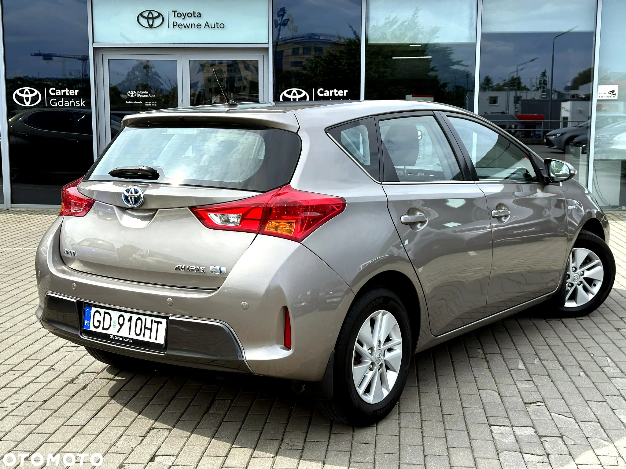 Toyota Auris Hybrid 135 Premium - 4