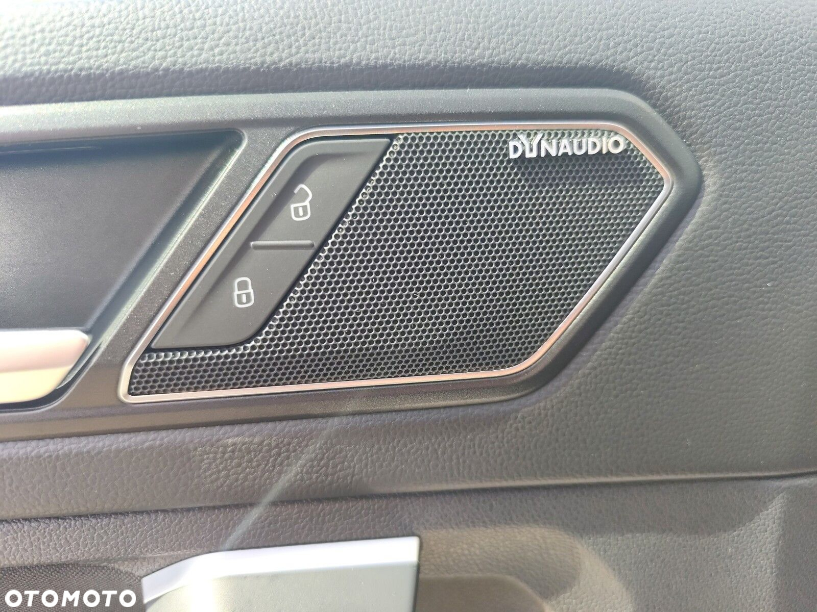 Volkswagen Tiguan - 12