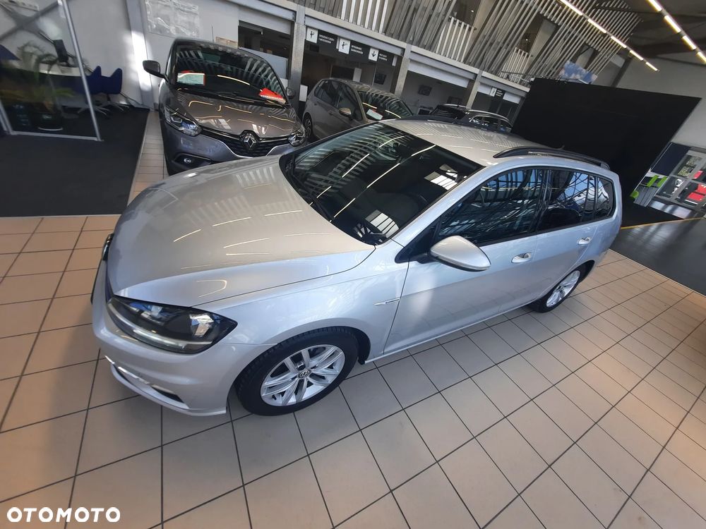 Volkswagen Golf 1.5 TSI BMT Evo Comfortline - 4