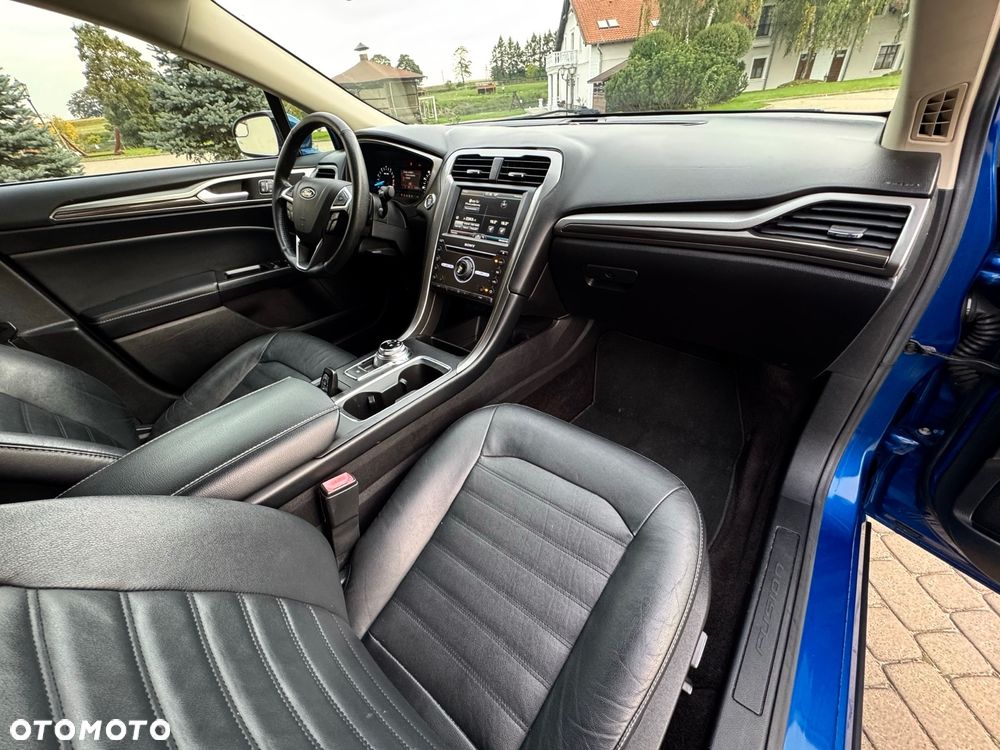Ford Fusion 2.0 EcoBoost Titanium - 32