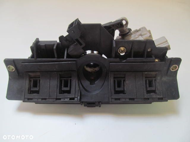 Audi A6 C5 Zamek Klapy Tyl Kombi Slask Wysylka VAT - 1