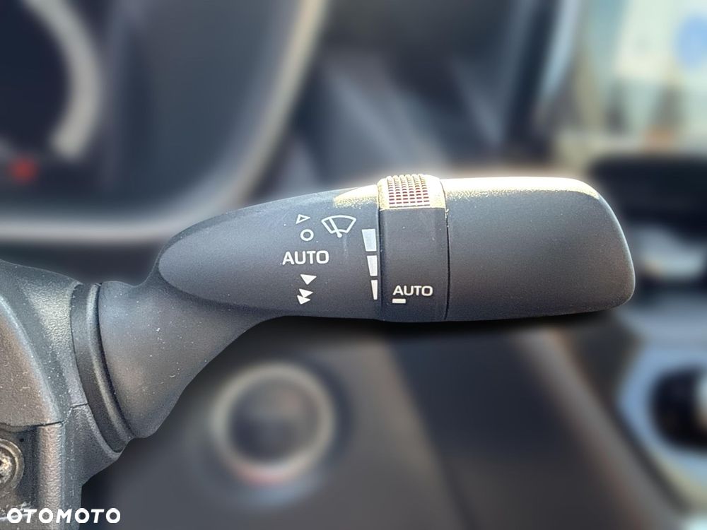 Toyota Corolla 1.8 Hybrid Style - 19