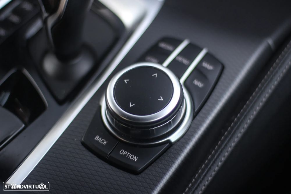 BMW 530 e Pack M - 16