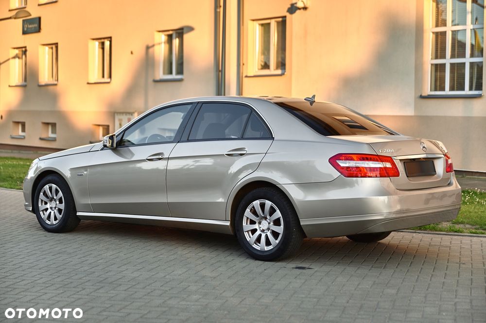 Mercedes-Benz Klasa E 200 CDI - 9