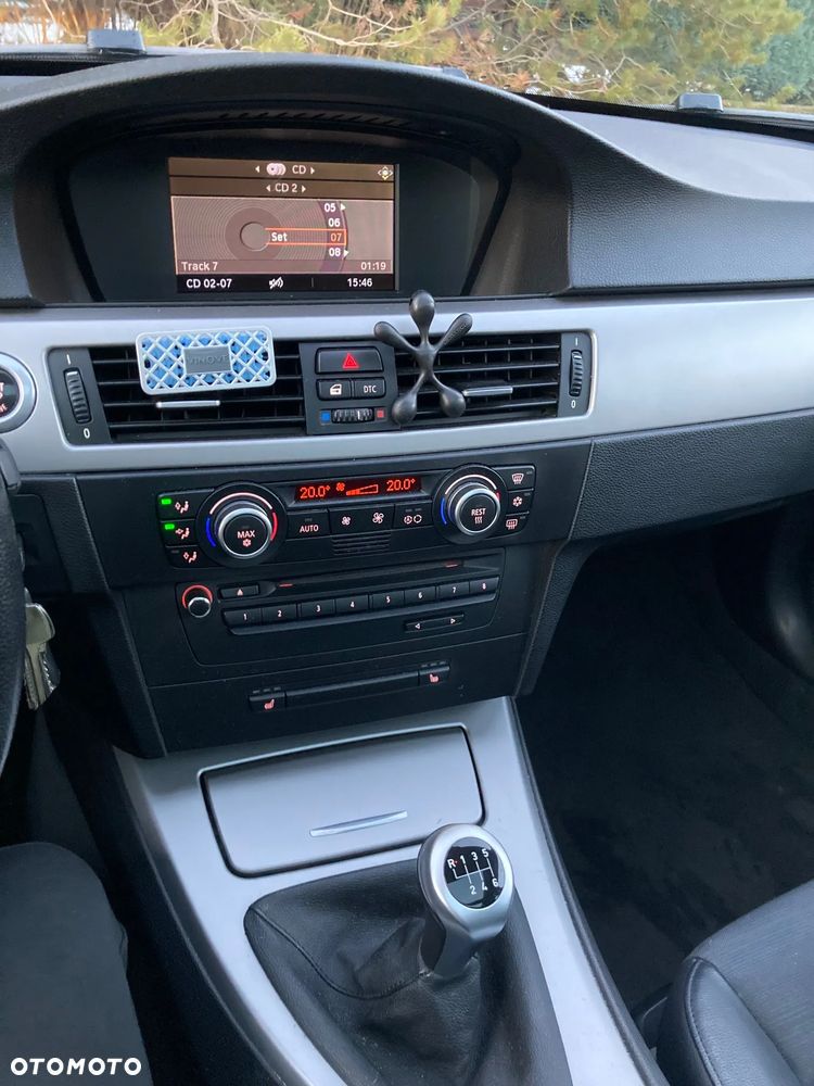 BMW Seria 3 325i - 17