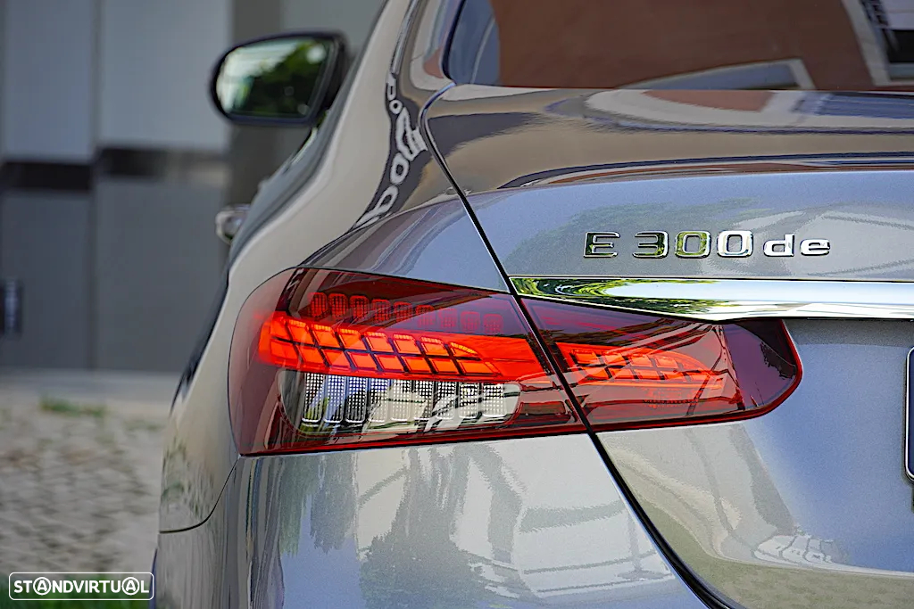 Mercedes-Benz E 300 de AMG Line - 16