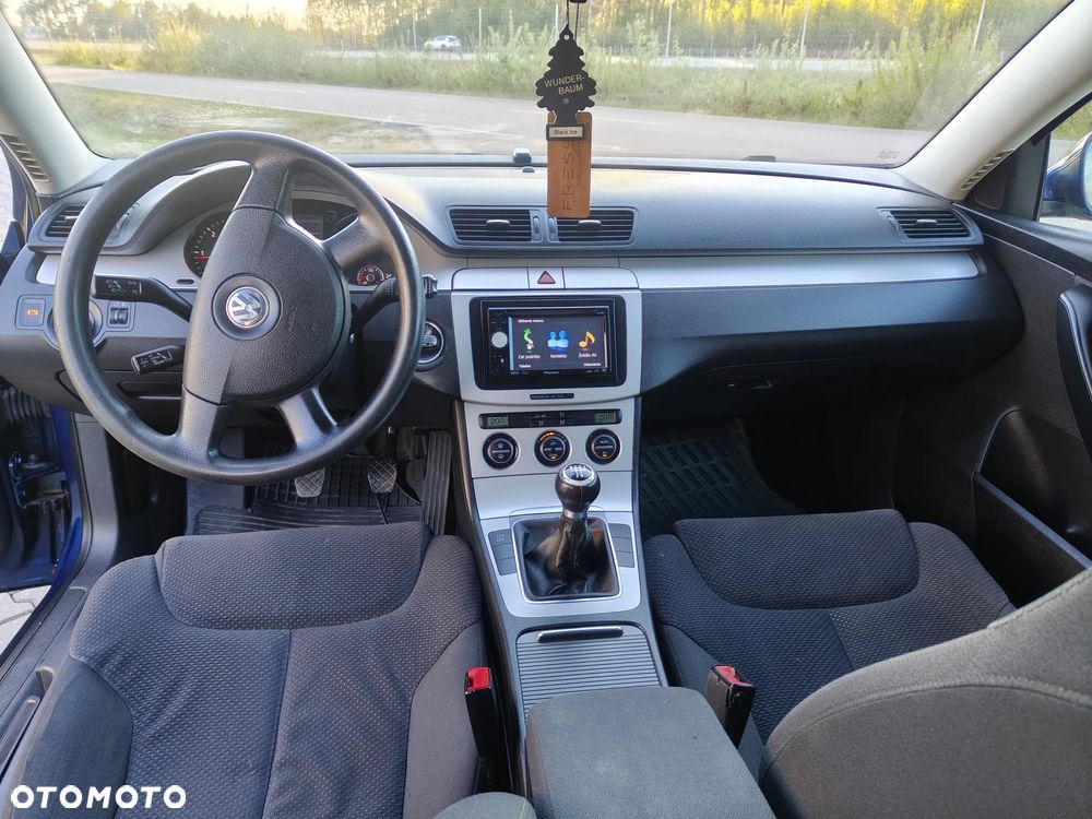 Volkswagen Passat Variant 2.0 TDI DPF BlueMot Comfortline - 16