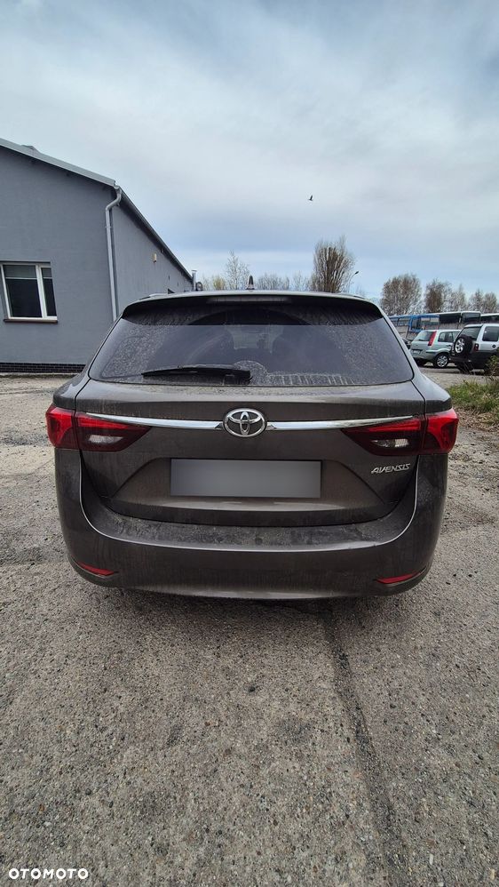 Toyota Avensis 2.0 D-4D Premium - 4