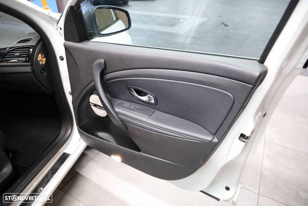 Renault Mégane Sport Tourer ENERGY dCi 130 BOSE EDITION - 9