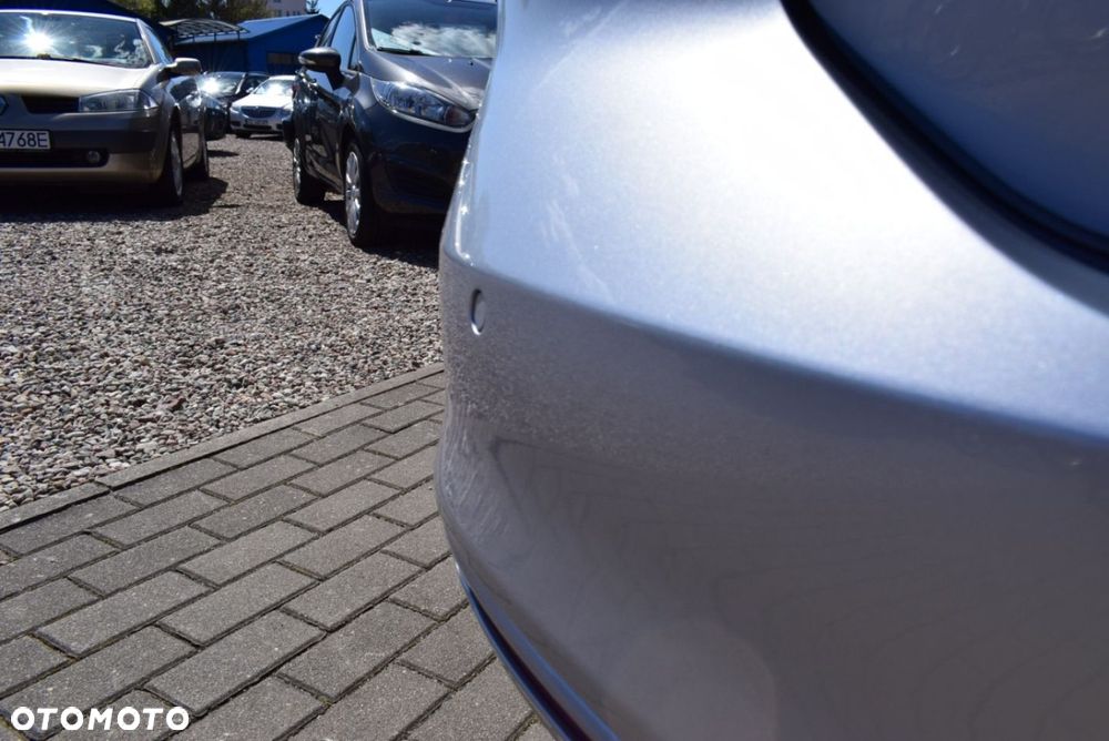 Volkswagen Passat - 11