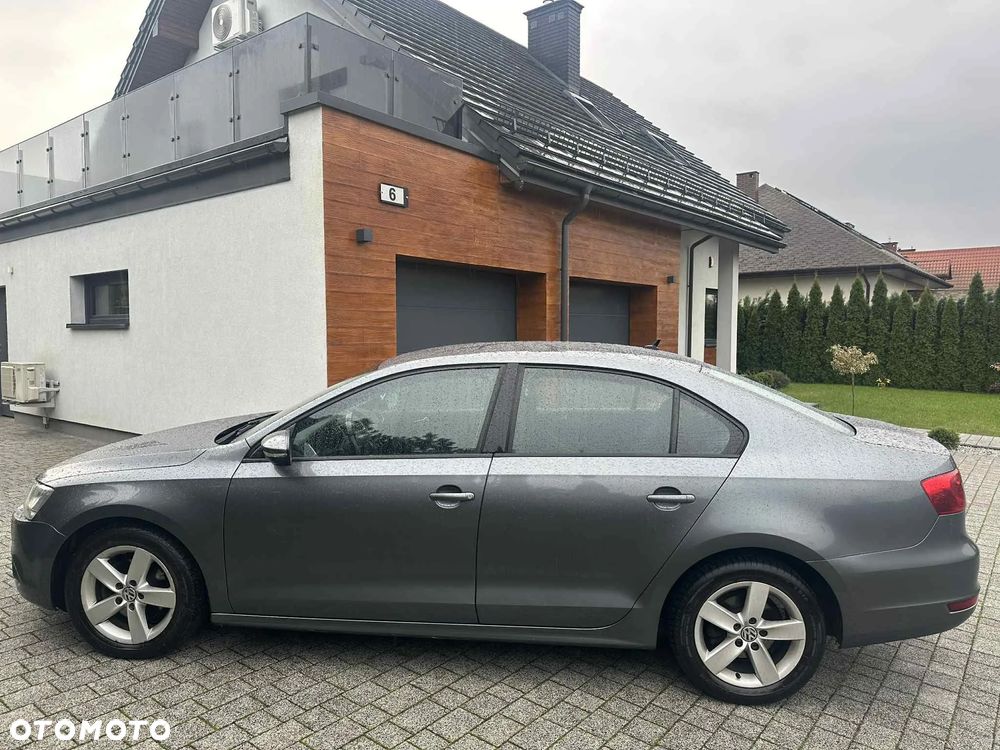 Volkswagen Jetta 1.6 TDI BMT Comfortline - 9