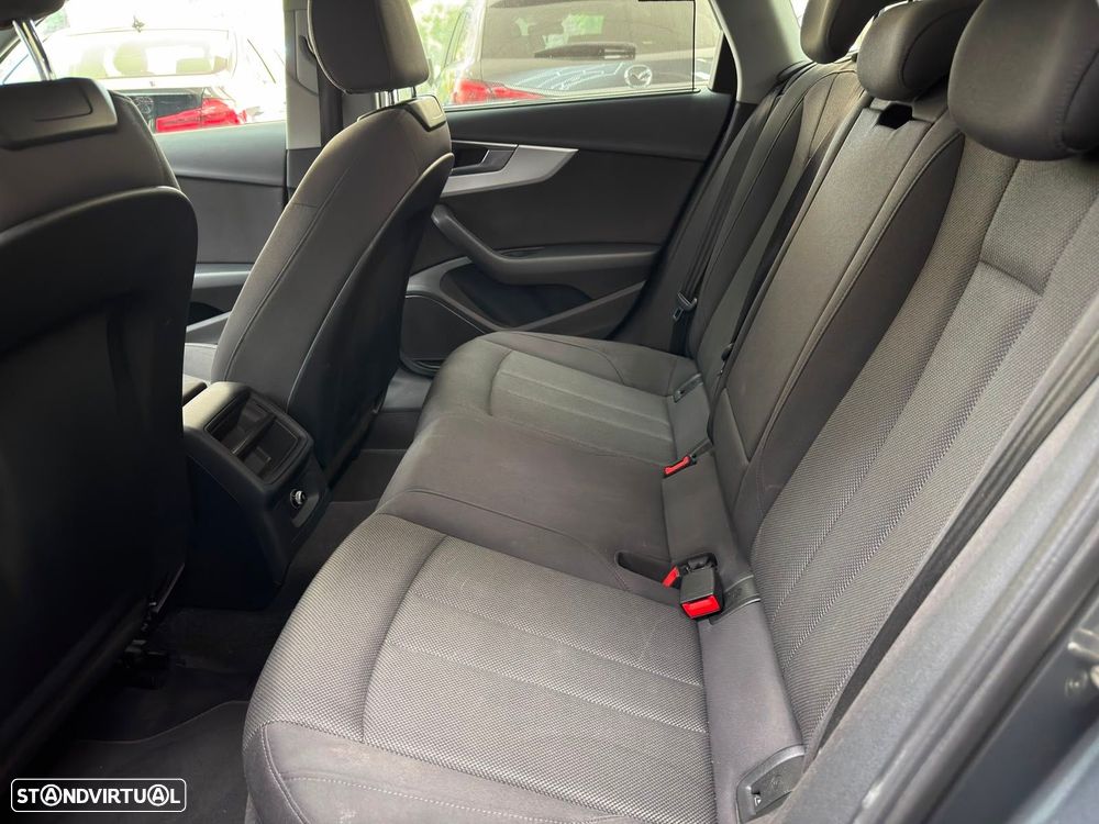 Audi A4 Avant 35 TDI S tronic - 48