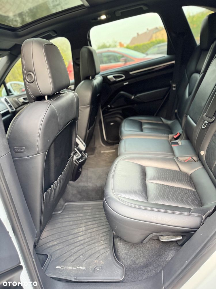 Porsche Cayenne Platinum Edition - 19