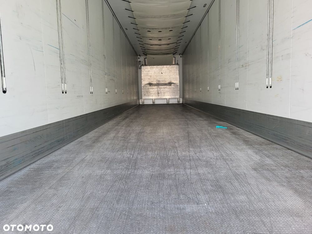 Schmitz Cargobull ThermoKing SLXi300; DOST; Uchwyty promowe, Paleciara - 14